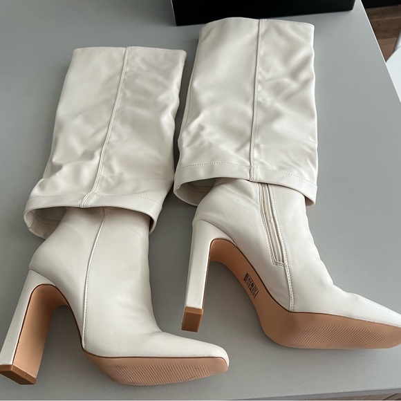 Lulu’s Boots - Picture 4 of 4